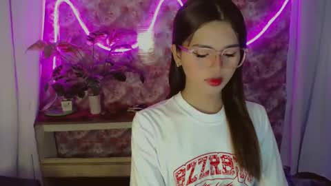 Snapshot of yourfavoratesunshine chatting on 03/24/26, 10:31 Sunshine online show from 03/24/26, 10:31