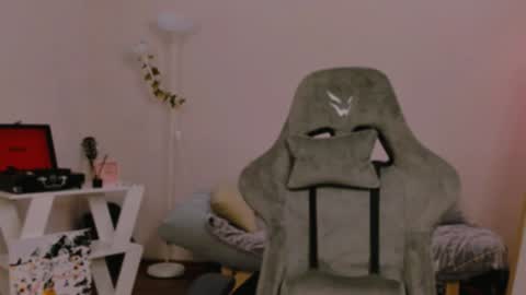 Chloe online show from 01/30/25, 07:59