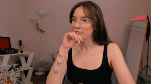 Chloe online show from 02/02/25, 12:09