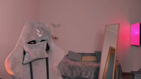 Chloe online show from 03/01/25, 09:59