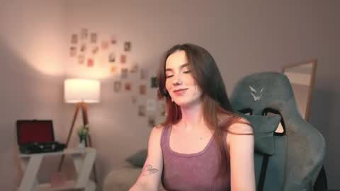 Chloe online show from 09/10/25, 08:20