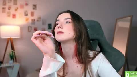 Chloe online show from 10/07/25, 09:56