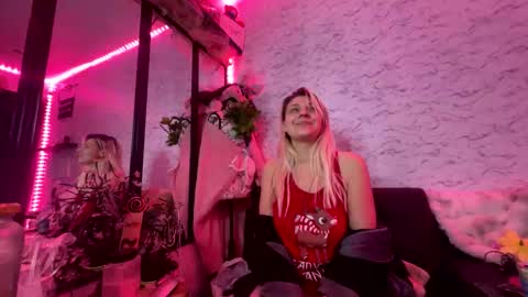 Snapshot of yourfriendlypsychopaths chatting on 01/08/26, 08:00 Scarlet Bunny online show from 01/08/26, 08:00