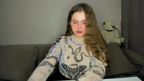Snapshot of yourgem__ chatting on 04/08/26, 01:00 yourgem__ online show from 04/08/26, 01:00