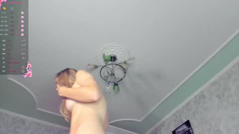 yourgirl_044 online show from 12/20/24, 12:16