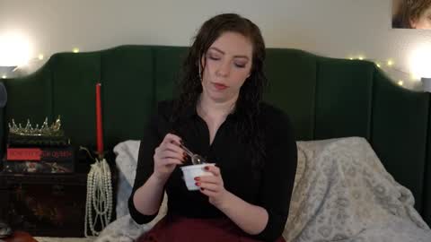 Sarlei Sar-uh-lie online show from 11/02/25, 12:02