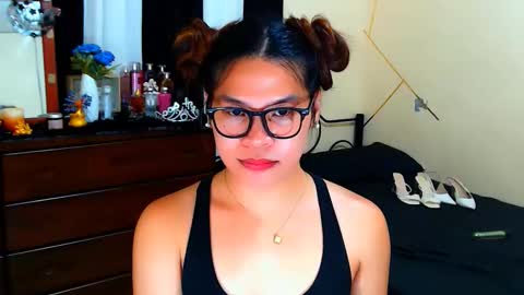 Snapshot of yourgoddesscruella chatting on 03/26/26, 07:25 yourgoddesscruella online show from 03/26/26, 07:25