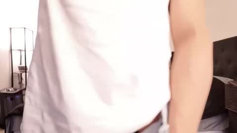 Snapshot of yourguuy21 chatting on 03/01/26, 05:09 yourguuy21 online show from 03/01/26, 05:09