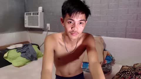 Snapshot of yourguy_josh23 chatting on 04/06/26, 01:12 Josh online show from 04/06/26, 01:12