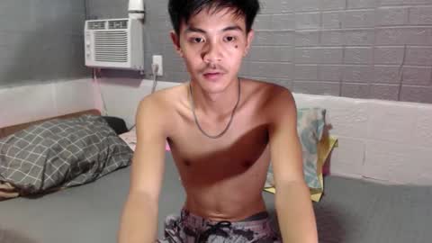Snapshot of yourguy_josh23 chatting on 04/15/26, 04:25 Josh online show from 04/15/26, 04:25