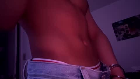 Snapshot of yourguyy21 chatting on 11/09/25, 08:12 yourguyy21 online show from 11/09/25, 08:12