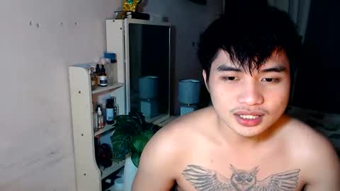 Snapshot of yourhandsome_hunk chatting on 05/21/26, 11:28 Paul online show from 05/21/26, 11:28