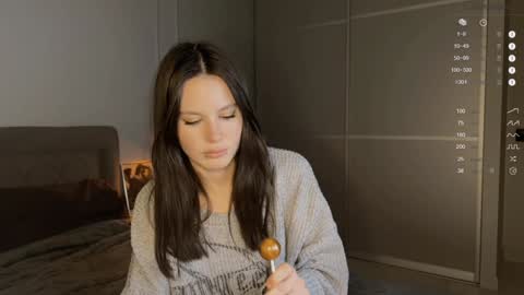 Snapshot of yourher0in chatting on 01/25/25, 06:02 Aida online show from 01/25/25, 06:02