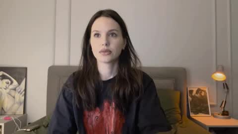 Snapshot of yourher0in chatting on 02/09/25, 12:08 Aida online show from 02/09/25, 12:08