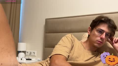 Chris online show from 10/28/25, 07:45