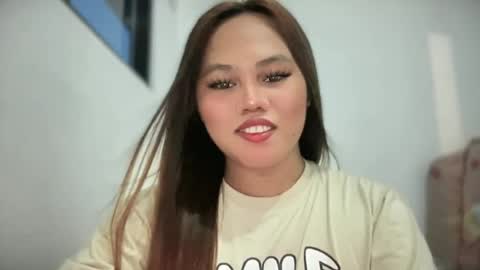yourhotgirl_lyn online show from 06/18/26, 09:47