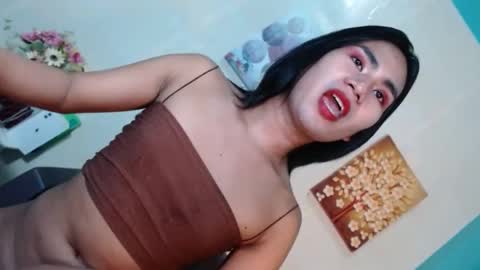 Snapshot of yourhottie_winxxx chatting on 01/09/25, 08:33 Mauie  online show from 01/09/25, 08:33