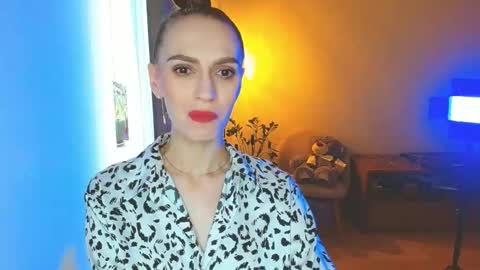 Snapshot of yourladysunshine chatting on 02/18/26, 08:10 Ksyusha online show from 02/18/26, 08:10