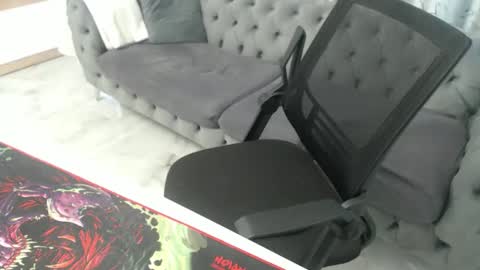 Snapshot of yourlilsin chatting on 04/23/26, 08:35 yourlilsin online show from 04/23/26, 08:35