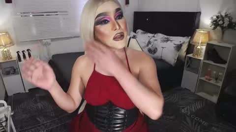 Snapshot of yourlivingonurdream chatting on 01/06/25, 08:14 -- online show from 01/06/25, 08:14