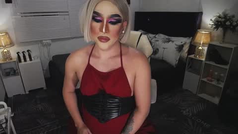 Snapshot of yourlivingonurdream chatting on 01/06/25, 11:18 -- online show from 01/06/25, 11:18