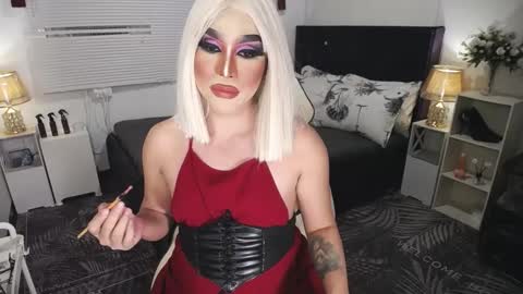 Snapshot of yourlivingonurdream chatting on 01/06/25, 02:25 -- online show from 01/06/25, 02:25