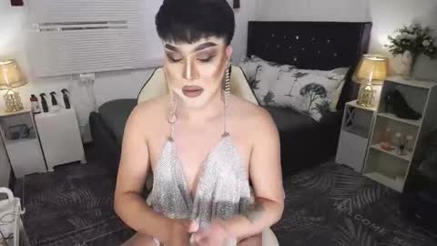 Snapshot of yourlivingonurdream chatting on 01/12/25, 09:19 -- online show from 01/12/25, 09:19