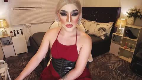 Snapshot of yourlivingonurdream chatting on 01/12/25, 03:25 -- online show from 01/12/25, 03:25