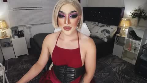 Snapshot of yourlivingonurdream chatting on 01/16/25, 11:37 -- online show from 01/16/25, 11:37