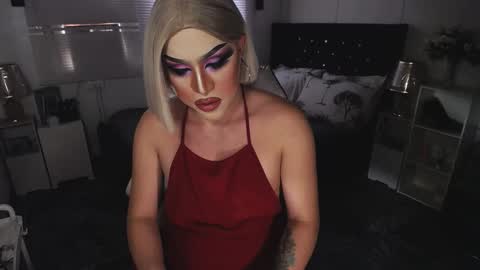 Snapshot of yourlivingonurdream chatting on 01/19/25, 06:09 -- online show from 01/19/25, 06:09