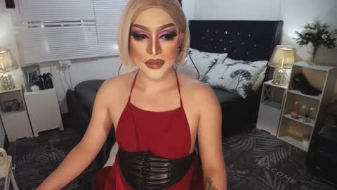 Snapshot of yourlivingonurdream chatting on 01/21/25, 08:30 -- online show from 01/21/25, 08:30