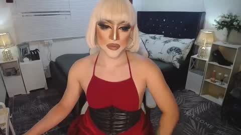 Snapshot of yourlivingonurdream chatting on 01/28/25, 09:41 -- online show from 01/28/25, 09:41