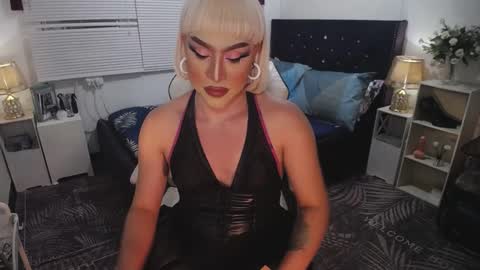 Snapshot of yourlivingonurdream chatting on 02/17/25, 02:26 -- online show from 02/17/25, 02:26