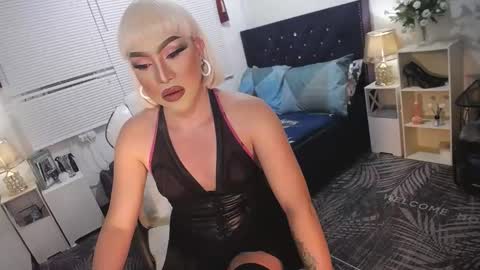 Snapshot of yourlivingonurdream chatting on 02/17/25, 05:32 -- online show from 02/17/25, 05:32