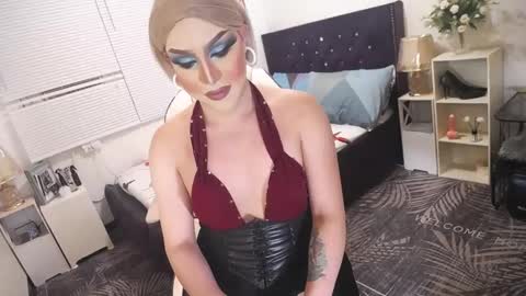 Snapshot of yourlivingonurdream chatting on 02/22/25, 08:31 -- online show from 02/22/25, 08:31