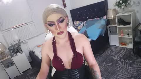 Snapshot of yourlivingonurdream chatting on 03/06/25, 11:09 -- online show from 03/06/25, 11:09