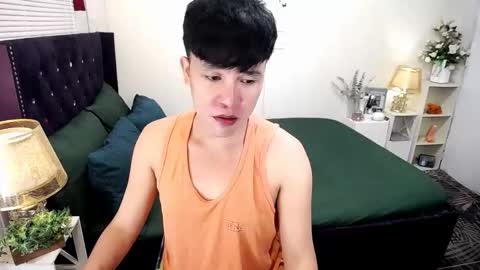 Snapshot of yourlivingonurdream chatting on 09/29/25, 12:38 -- online show from 09/29/25, 12:38