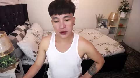 Snapshot of yourlivingonurdream chatting on 11/22/25, 03:55 -- online show from 11/22/25, 03:55