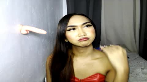 Snapshot of yourlovebella88 chatting on 02/19/25, 06:21 yourlovebella88 online show from 02/19/25, 06:21