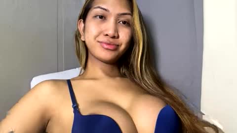 yourlovebella88 online show from 04/24/26, 04:48