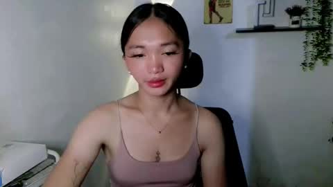 Snapshot of yourloveninaa chatting on 04/19/26, 04:56 Nina online show from 04/19/26, 04:56