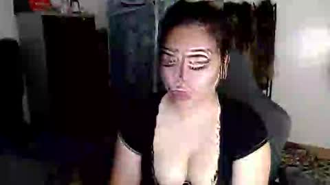 Snapshot of yourlovetifannyx chatting on 10/07/25, 03:36 tifanny online show from 10/07/25, 03:36