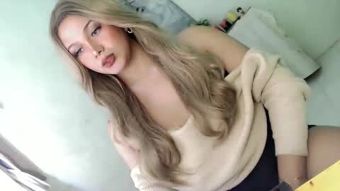 Snapshot of yourlovingpearl chatting on 03/08/26, 02:59 PEARL online show from 03/08/26, 02:59