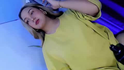 Snapshot of yourlovingpearl chatting on 04/04/26, 10:02 PEARL online show from 04/04/26, 10:02