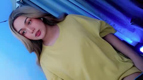 Snapshot of yourlovingpearl chatting on 04/21/26, 09:15 PEARL online show from 04/21/26, 09:15