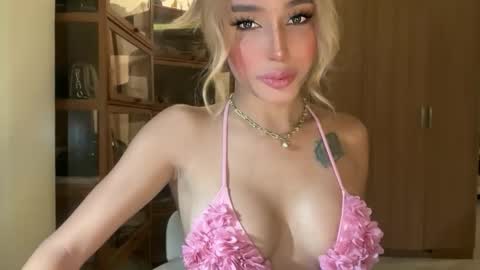 Pearl online show from 10/05/25, 03:38