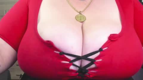 Milla 3 online show from 09/17/25, 09:16