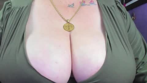 Milla 3 online show from 10/09/25, 09:57