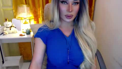 Snapshot of yourmistressofevil_isback chatting on 04/11/26, 06:34 Adriana Maxwell online show from 04/11/26, 06:34