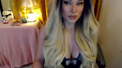 Snapshot of yourmistressofevil_isback chatting on 05/01/26, 06:01 Adriana Maxwell online show from 05/01/26, 06:01